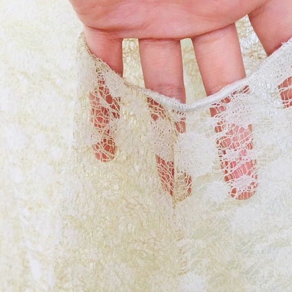 🤑FREE w/ purchase! Twenty One Shimmery Lace Tank - Picture 8 of 16